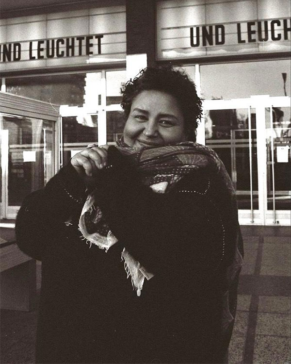 Sandra vorm Kino